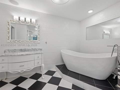19116 Fisher Island Dr 19116, Miami Beach FL - photo 16 of 34