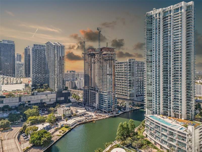 2 bedroom Condominium at 92 SW 3rd St 3611, Mint Condo, Miami — photo 3