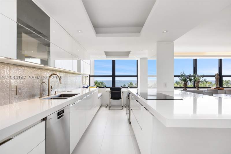 3 bedroom Condominium at 3 Grove Isle Dr C502, Grove Isle Condo, Miami — photo 3