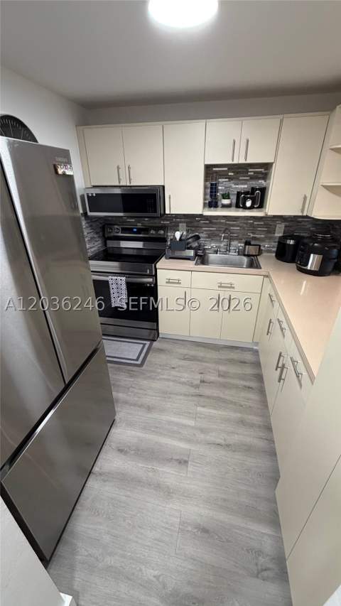 1825 W 44th Pl 1107, Hialeah FL - photo 8 of 14