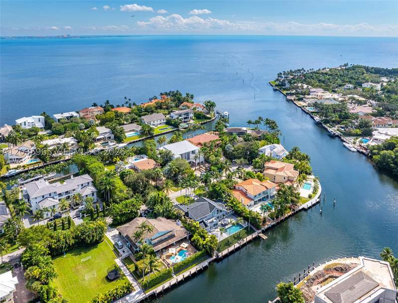3 bedroom SingleFamilyResidence at 6944 Sunrise Ter, Sunrise Harbour Rev Pl, Coral Gables — photo 3