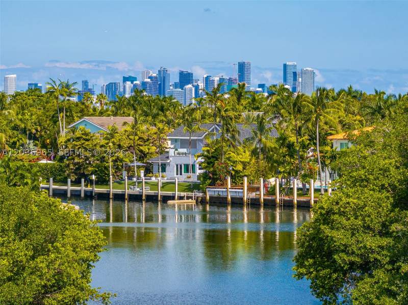 3 bedroom SingleFamilyResidence at 6944 Sunrise Ter, Sunrise Harbour Rev Pl, Coral Gables — photo 5
