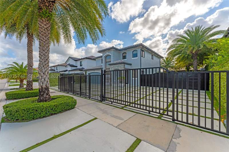 4 bedroom SingleFamilyResidence at 1655 SW 145th Ave, West Winds Homes, Miami — photo 3