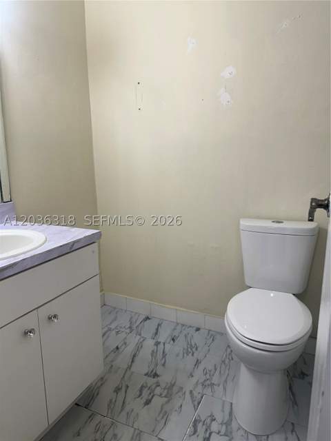 18101 NW 68th Ave B201, Hialeah FL - photo 18 of 19