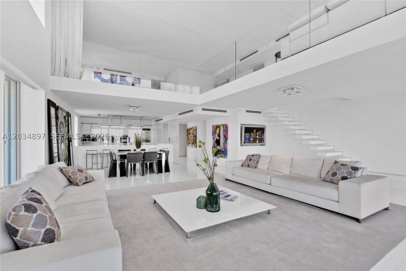 3 bedroom Condominium at 10 Venetian Way Ph04, The Grand Venetian Condo, Miami Beach — photo 2