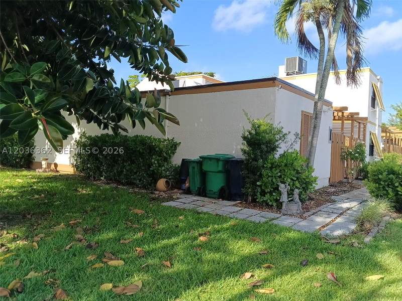 3 bedroom Townhouse at 1700 SW 131st Place Cir S, Trail Run Sec 2, Miami — photo 4