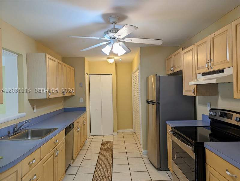 4 bedroom SingleFamilyResidence at 25405 SW 127th Ct, Princetonian West, Homestead — photo 3