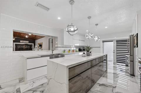 12121 SW 107th St, Miami FL - photo 13 of 53