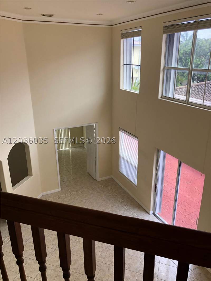 4 bedroom SingleFamilyResidence at 11253 NW 47th Ln, Biarritz Sub Phase 2, Doral — photo 3