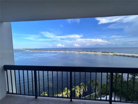 2333 Brickell Ave 1402, Miami FL - photo 11 of 33