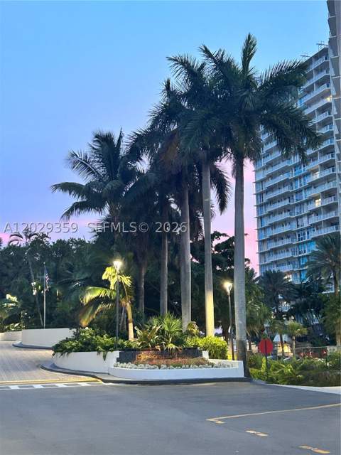 2333 Brickell Ave 1402, Miami FL - photo 20 of 33