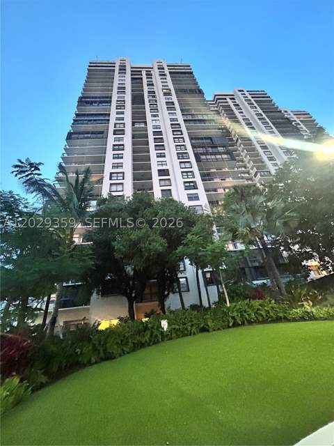 2333 Brickell Ave 1402, Miami FL - photo 22 of 33
