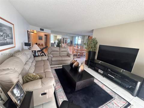2333 Brickell Ave 1402, Miami FL - photo 7 of 33