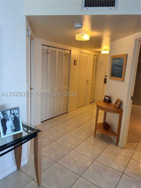 2333 Brickell Ave 1402, Miami FL - photo 8 of 33