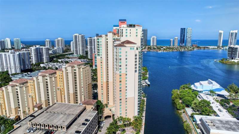 3 bedroom Condominium at 3340 NE 190th St 402, Aventura Marina Condo Num, Aventura — photo 4
