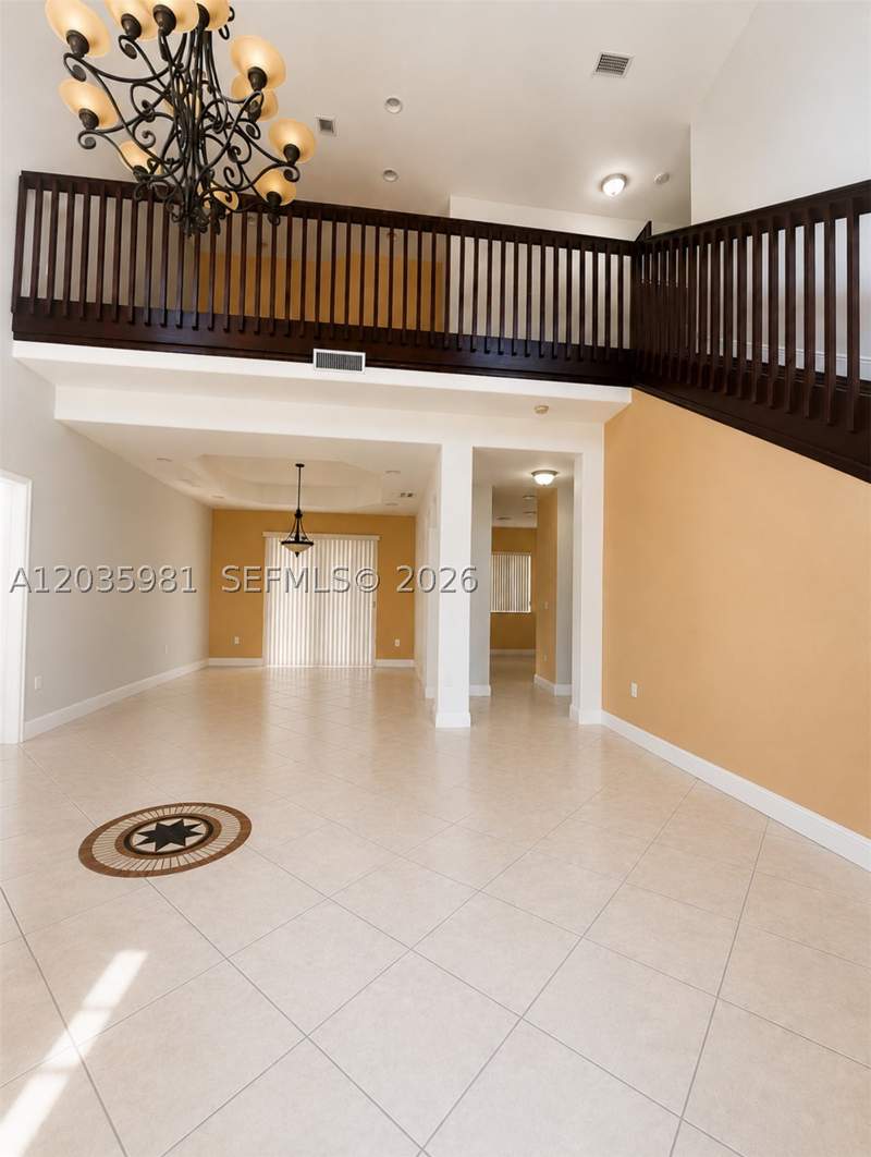 5 bedroom SingleFamilyResidence at 7856 NW 167th Ter, Mary, Miami Lakes — photo 3