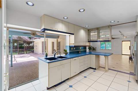 15200 SW 88th Ave, Palmetto Bay FL - photo 15 of 47