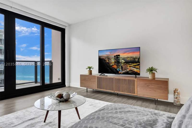 2 bedroom Condominium at 5225 Collins Ave 1606, The Alexander Condo, Miami Beach — photo 3