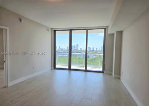 16385 Biscayne Blvd 1019, North Miami Beach FL - photo 10 of 92