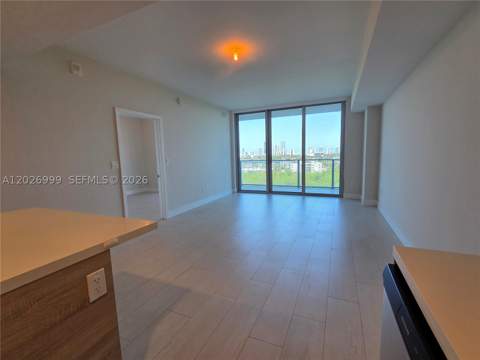 16385 Biscayne Blvd 1019, North Miami Beach FL - photo 13 of 92