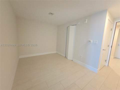 16385 Biscayne Blvd 1019, North Miami Beach FL - photo 21 of 92