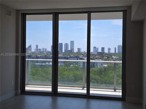 16385 Biscayne Blvd 1019, North Miami Beach FL - photo 9 of 92