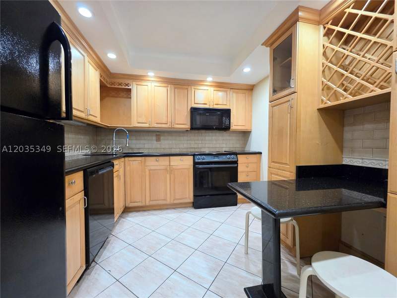 1 bedroom Condominium at 2780 NE 183rd St 1111, Commodore Plaza Condo, Aventura — photo 3
