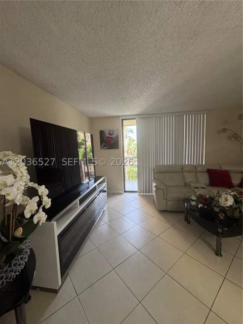 8625 NW 8th St 310, Miami FL - photo 10 of 39