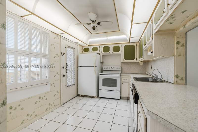 2 bedroom Condominium at 1201 NE 191st St G219, Rolling Green Condo G, Miami — photo 4