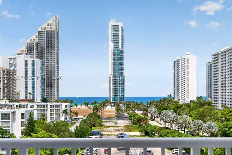 2 bedroom Condominium at 231 174th St 818, Winston Towers 400 Condo, Sunny Isles Beach — photo 2