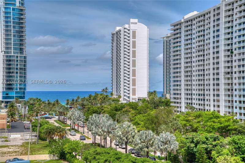 2 bedroom Condominium at 231 174th St 818, Winston Towers 400 Condo, Sunny Isles Beach — photo 3