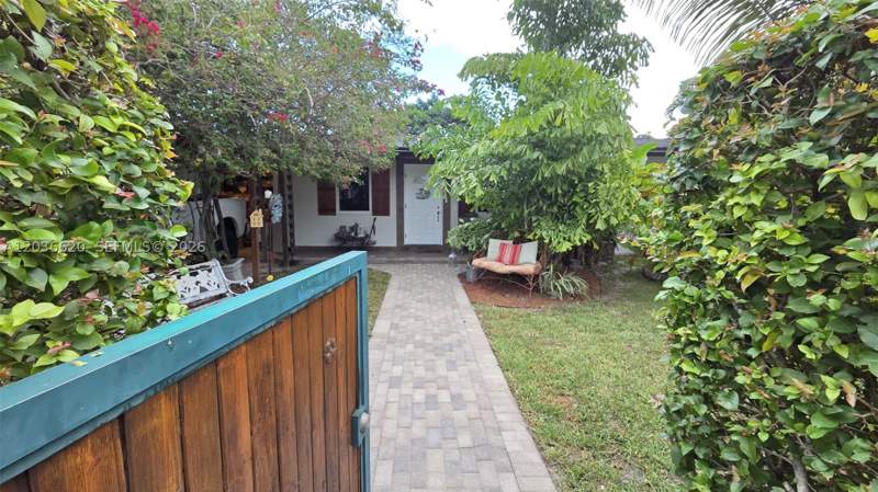 3 bedroom SingleFamilyResidence at 3511 SW 105th ct, Lee Grove Ests, Miami — photo 2