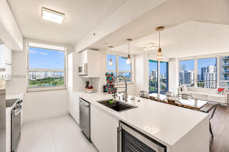 3 bedroom Condominium at 19501 W Country Club Dr 1903, Turnberry On The Green Con, Aventura — photo 5