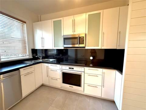900 16th St 108, Miami Beach FL - photo 9 of 31