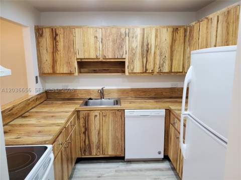 10425 SW 112th Ave 207, Miami FL - photo 9 of 12