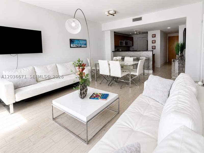 1 bedroom Condominium at 253 NE 2nd St 3004, Vizcayne South Condo, Miami — photo 2