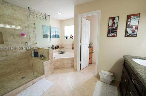 1935 NE 35th Ave, Homestead FL - photo 12 of 32