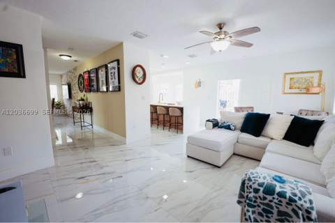 1935 NE 35th Ave, Homestead FL - photo 13 of 32