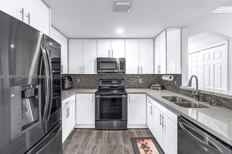 3 bedroom Condominium at 6340 NW 114th Ave 134, The Courts At Doral Isles, Doral — photo 5