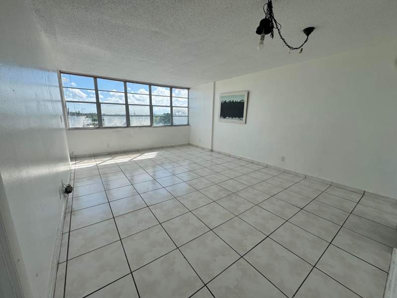1 bedroom Condominium at 2025 NE 164th Street 601, Crestview Towers Condo, North Miami Beach — photo 3