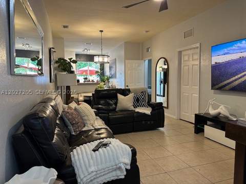160 SW 16th Ave, Homestead FL - photo 6 of 22