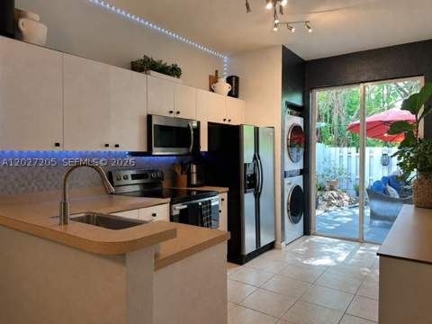 160 SW 16th Ave, Homestead FL - photo 9 of 22