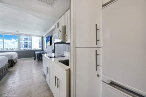 19201 Collins Ave 827, Sunny Isles Beach FL - photo 11 of 15