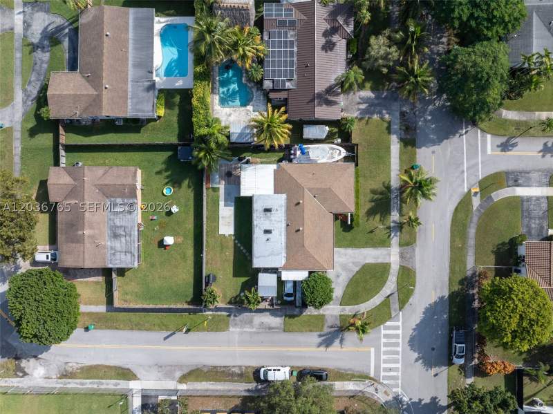 4 bedroom SingleFamilyResidence at 10431 SW 93rd St, Kendale Sec 1, Miami — photo 5