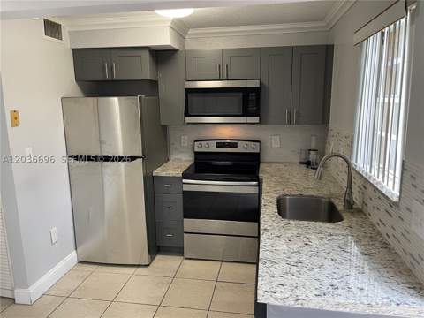 7510 SW 152nd Ave B202, Miami FL - photo 6 of 18