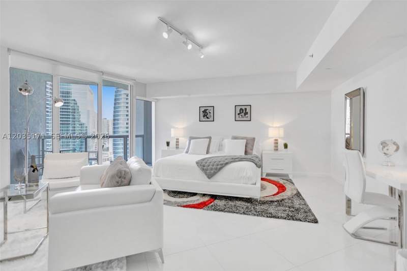 0 bedroom Condominium at 475 Brickell Ave 3408, Iconbrickell Condo No 1, Miami — photo 2