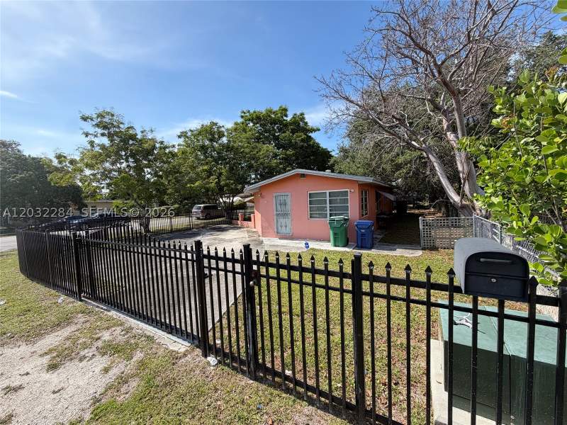 3 bedroom SingleFamilyResidence at 997 NW 116th St, Gratigny Park, Miami — photo 3