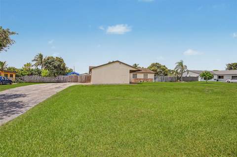 1475 NW 19 St, Homestead FL - photo 12 of 59