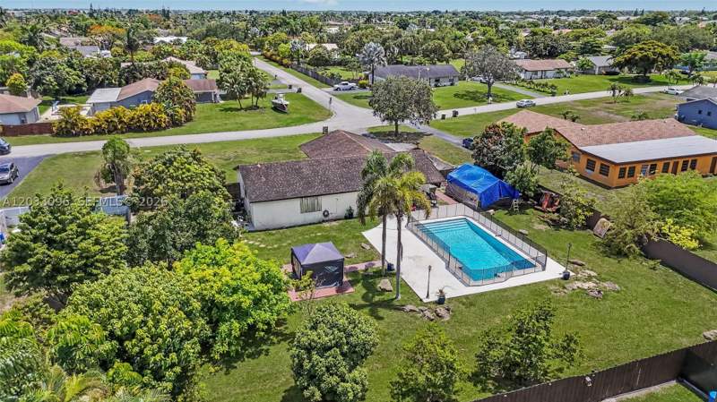 4 bedroom SingleFamilyResidence at 1475 NW 19 St, Westbury Estates, Homestead — photo 5