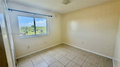 2415 NW 16th St Rd 603-1, Miami FL - photo 14 of 27